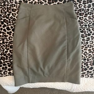 Fully lined skirt